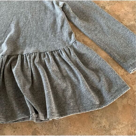 12- Free People Boxy Ruffle Hem Heather Gray BOHO Tunic Shirt Top sz XS - Picture 2 of 5